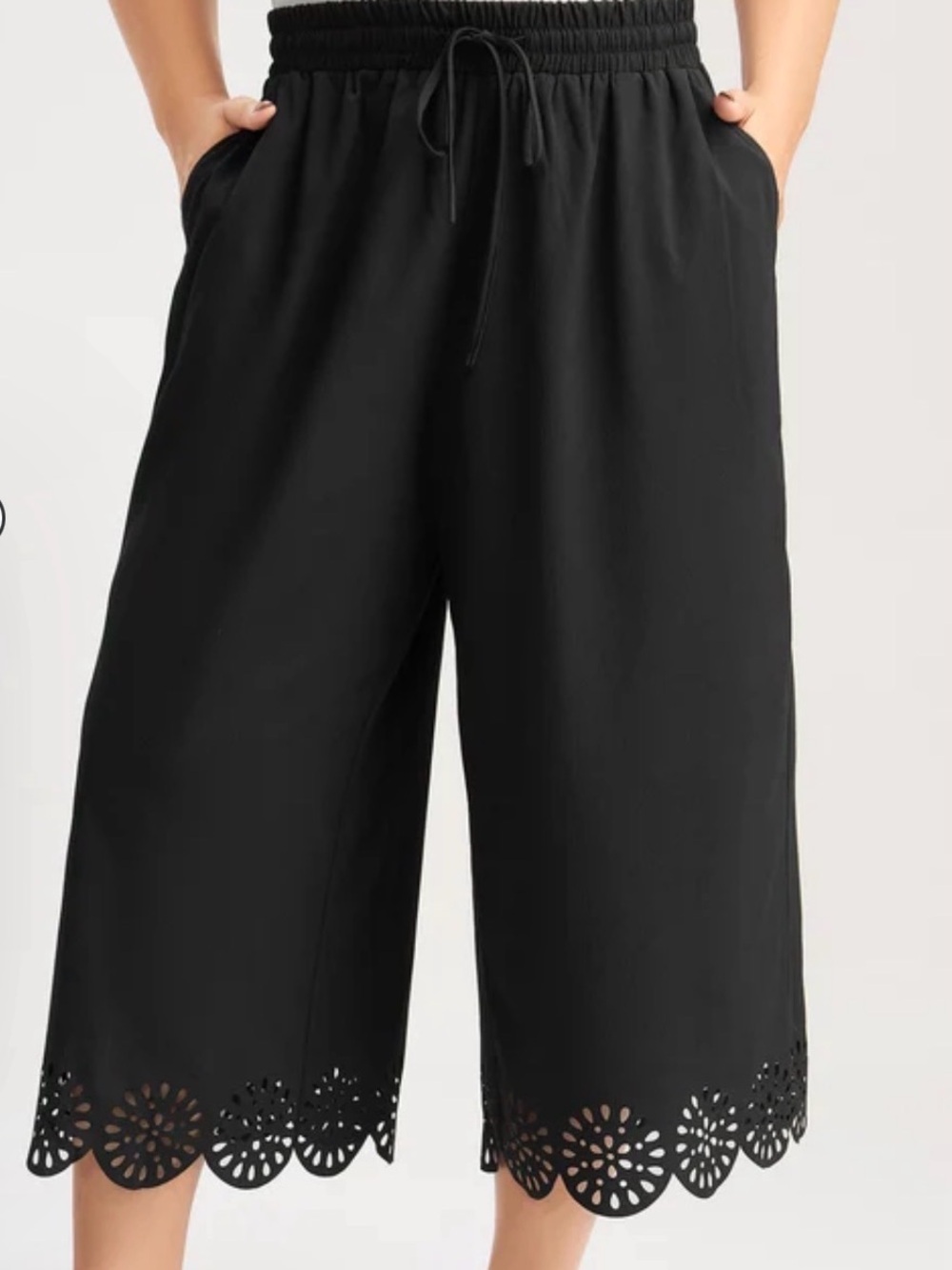 Bloomchic Scalloped Hem Wide-Leg Capri Pants 22-24 (3X)